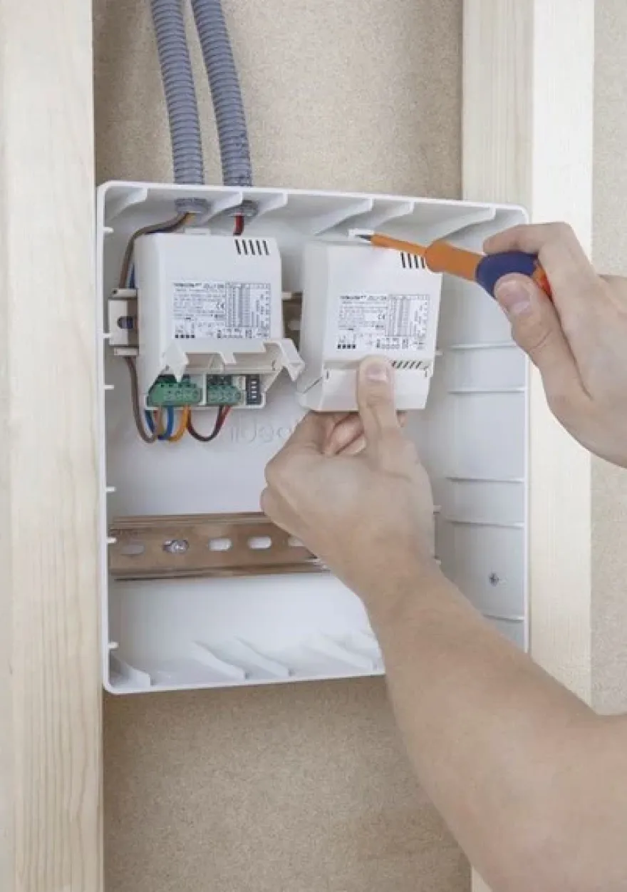 Hide-a-lite D-Box